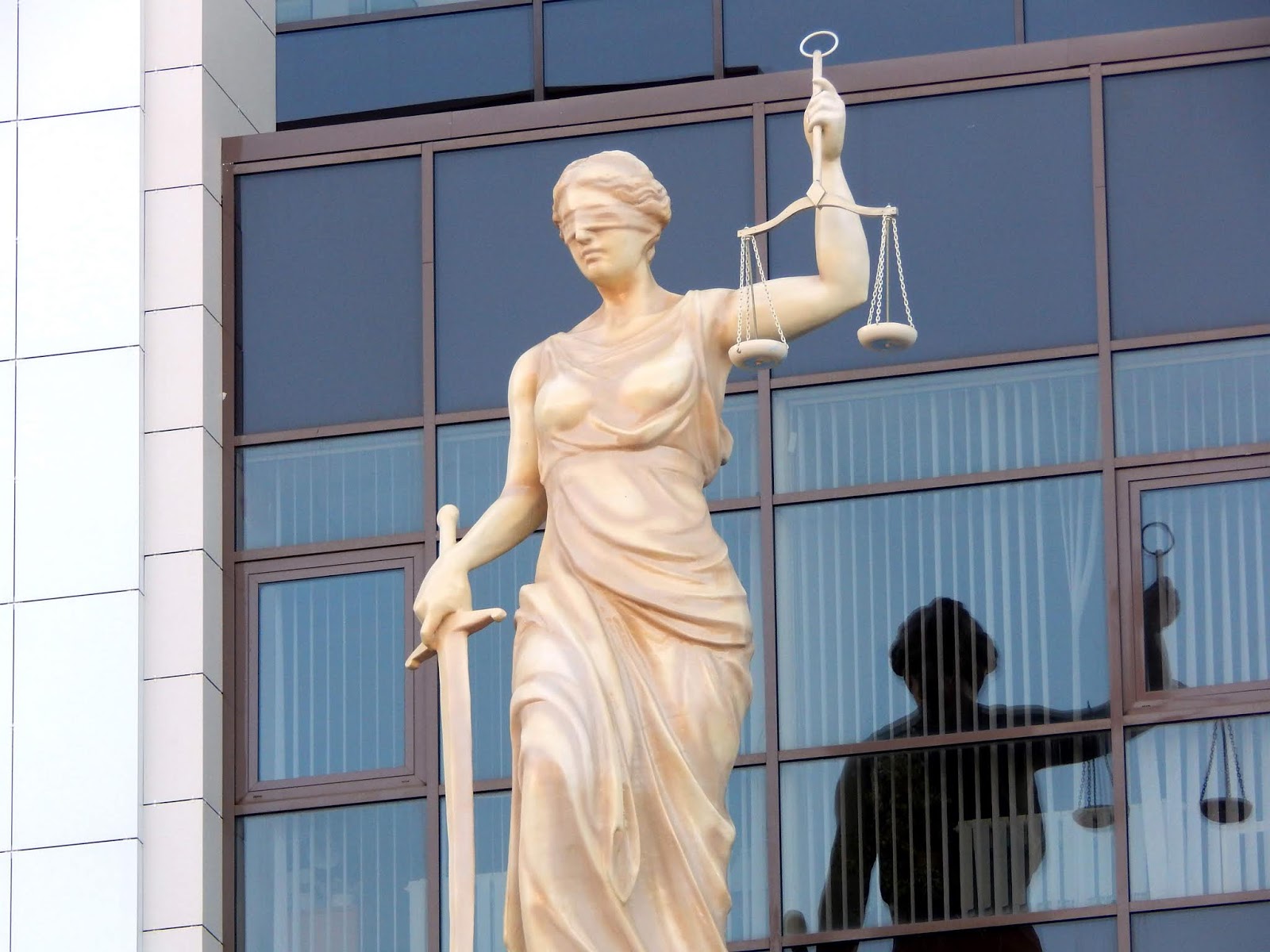 Юридическая компания Фемида: отзывы о юристах + новости, практика, обман