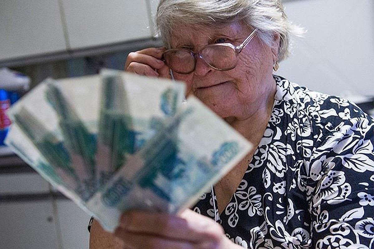 Повышение всех пенсий с 1 января 2022 года: индексация пенсий выше 8%. Кому из пенсионеров положена единовременная выплата в 5000 рублей в 2022 году