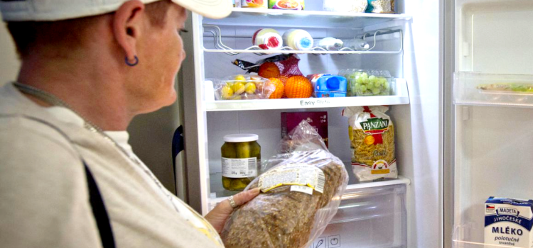 Социальные общественные холодильники для малоимущих семей