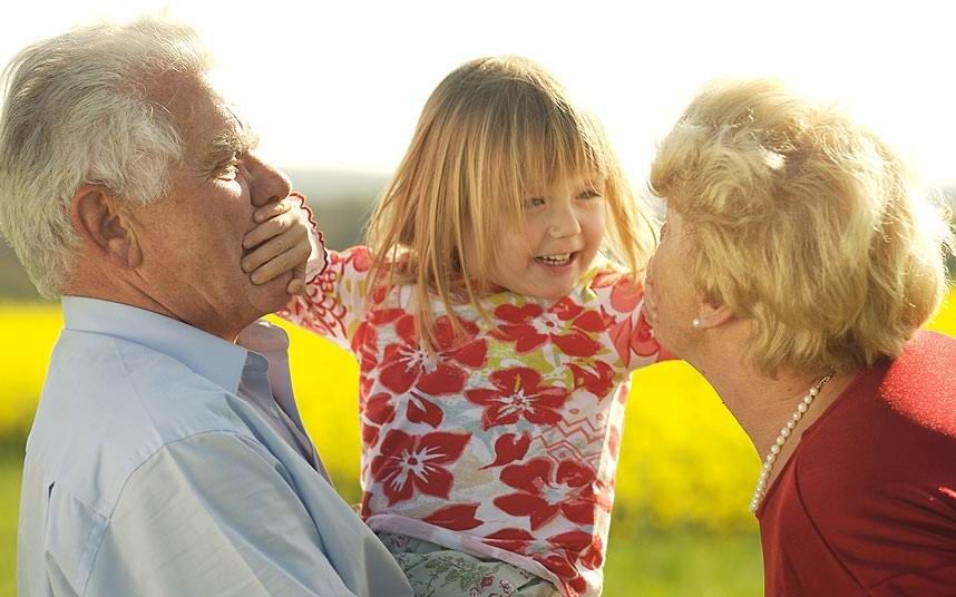 Как общаться может внук с бабушкой и дедушкой: Что делать если запрещают