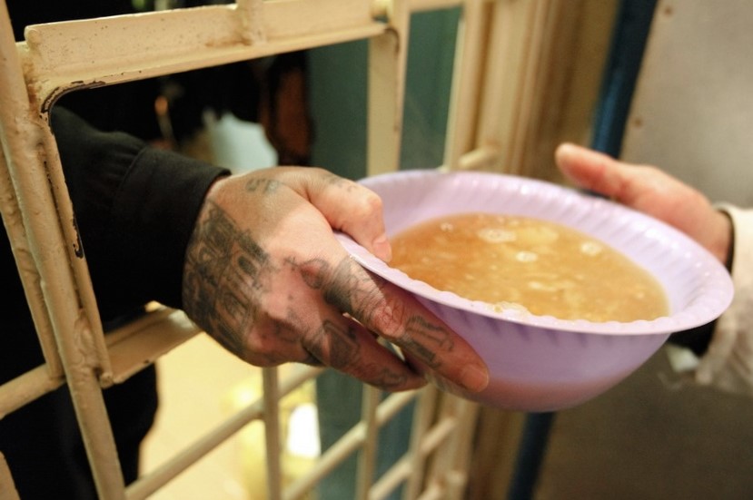 Питание для заключенного на ЗОНЕ или тюрьме: Как питаются осужденные? рацион, сизо, условия