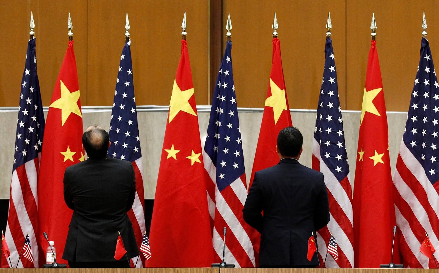 Влияние политической обстановки между США, Северной Кореей и Китаем на инвестиции