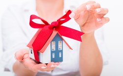 Дарение недвижимости между близкими родственниками - как подарить имущество