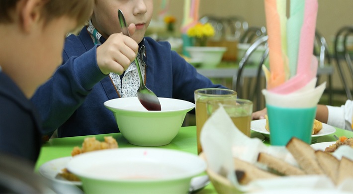 Питание для детей в школе - как должны кормить