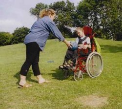 Помощь для семей где дети и родители инвалиды: Куда обращаться